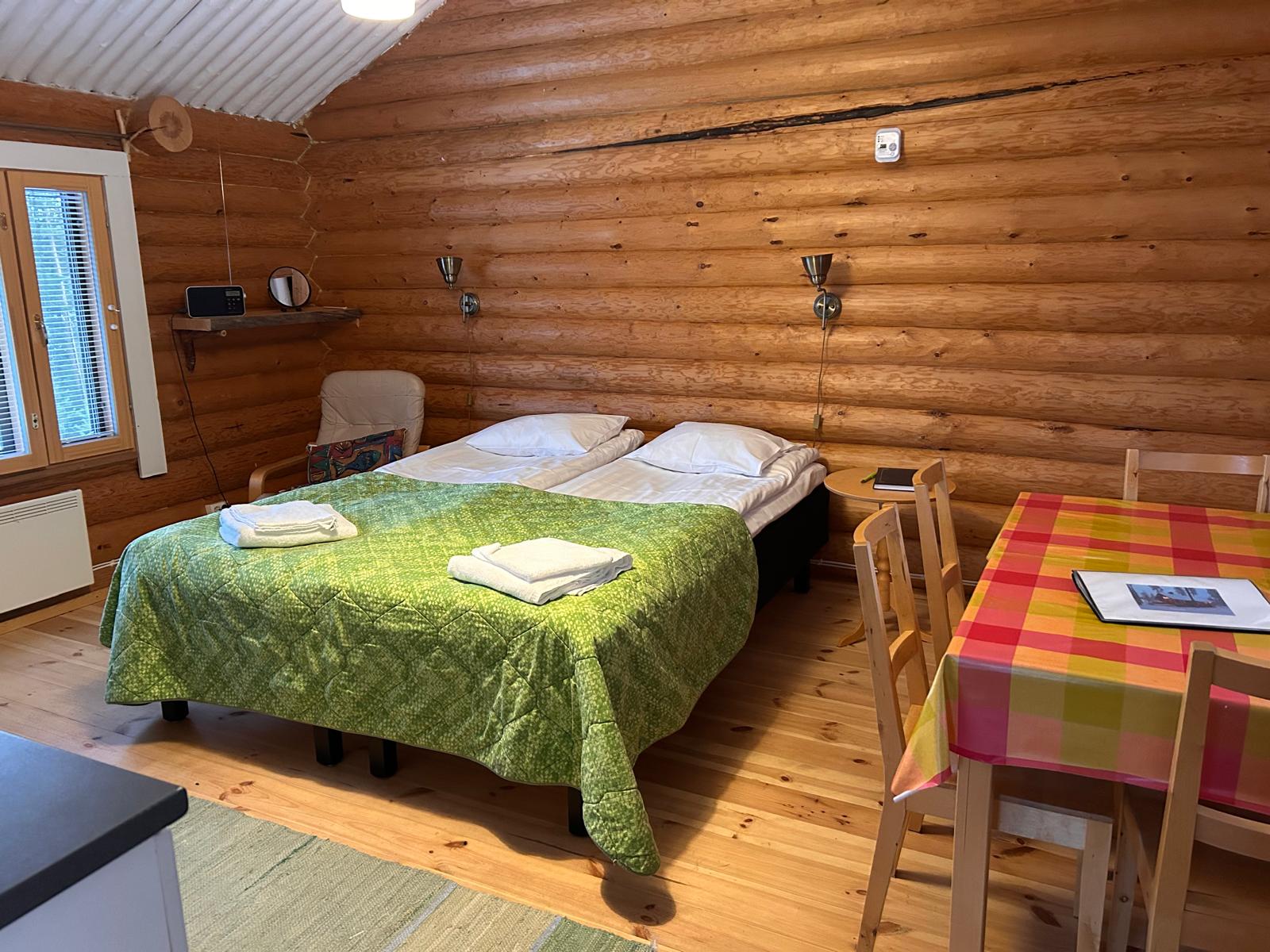 Aimola-mökki sisältä